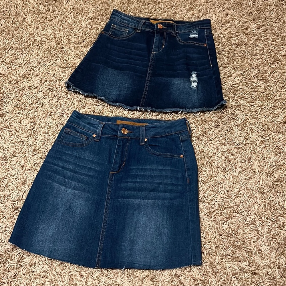 2 JOE’S JEAN SKIRTS.